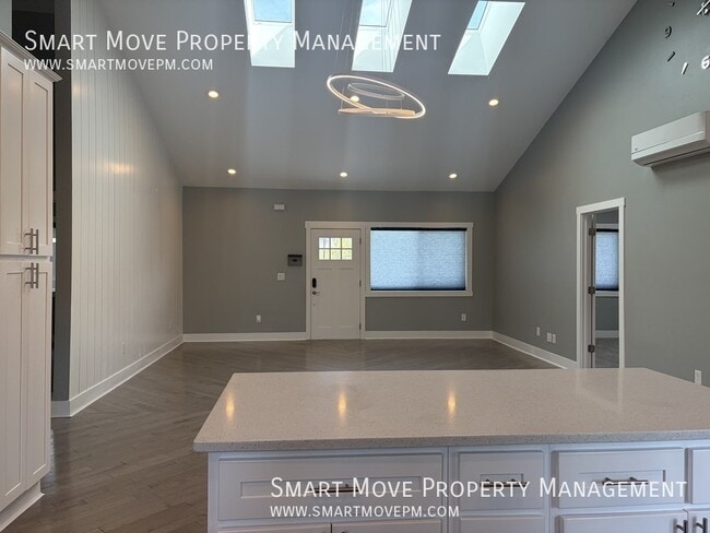 Building Photo - 2311 S Gekeler-