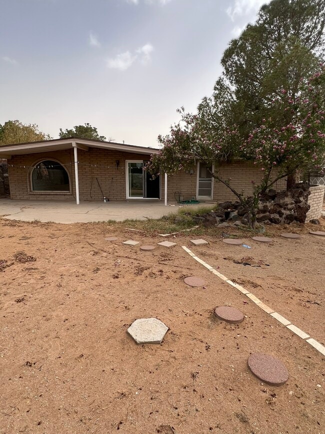 Building Photo - 10301 Album Ave