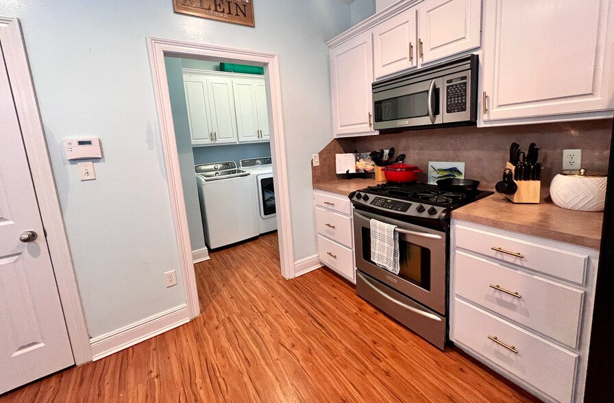 Kitchen - 23372 Chene Blanc Ln