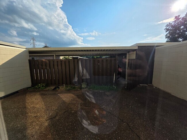 Building Photo - 1016 Todd Preis Dr