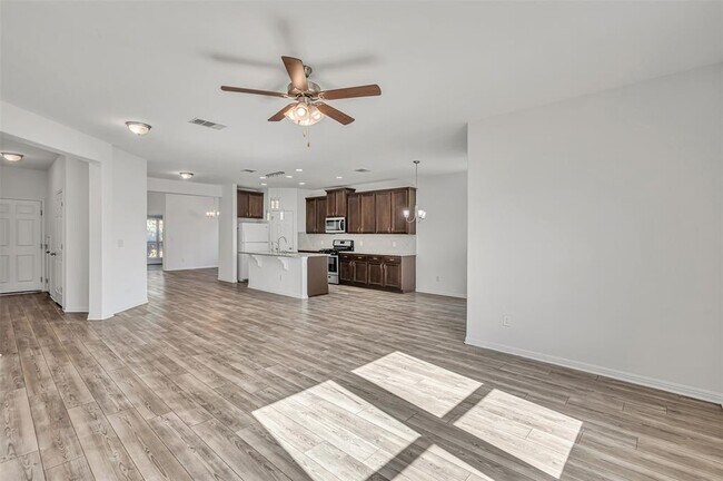 Building Photo - 620 Little Draw Ln