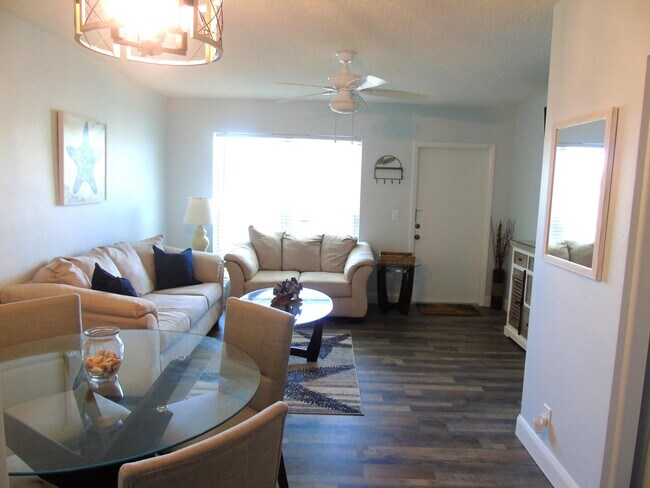 Building Photo - 309 Circle Dr S