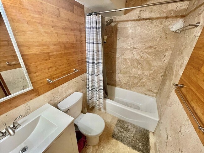 Building Photo - 851 Lyons Rd