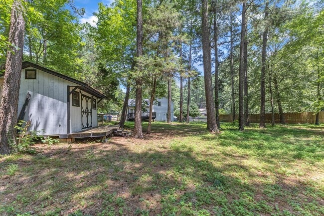 Building Photo - Cute 3/1.5 Close to RTP