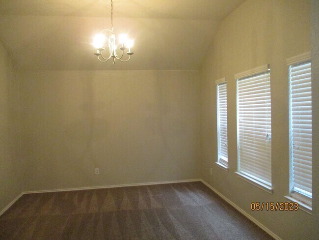Building Photo - 5413 Chinkapin Ln