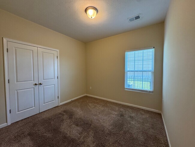 Building Photo - 123 John Davis Dr