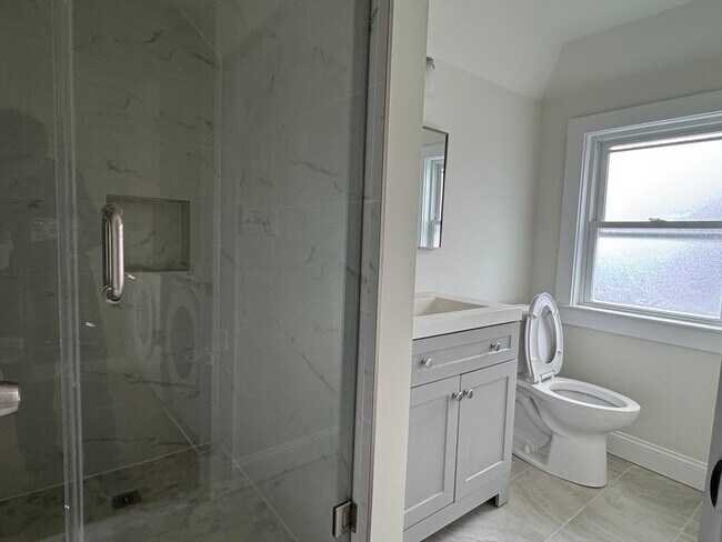 Building Photo - 39 Newbury Ave