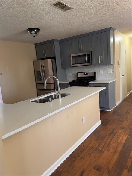 Building Photo - 1576 Rogers Crossing Dr