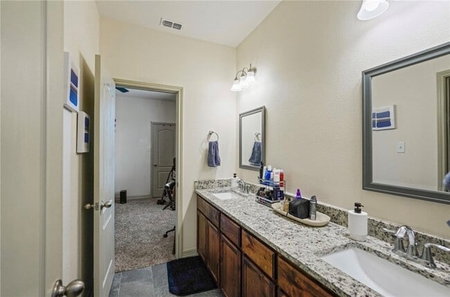 Building Photo - 3137 Piranha Dr