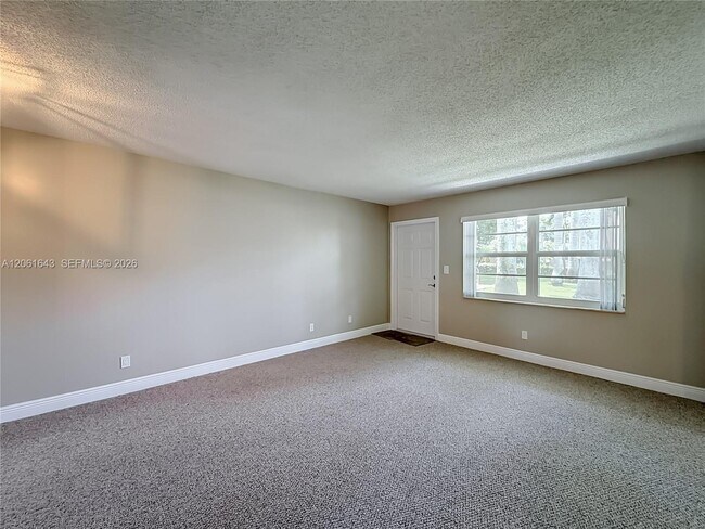 Building Photo - 6211 SW 37th St