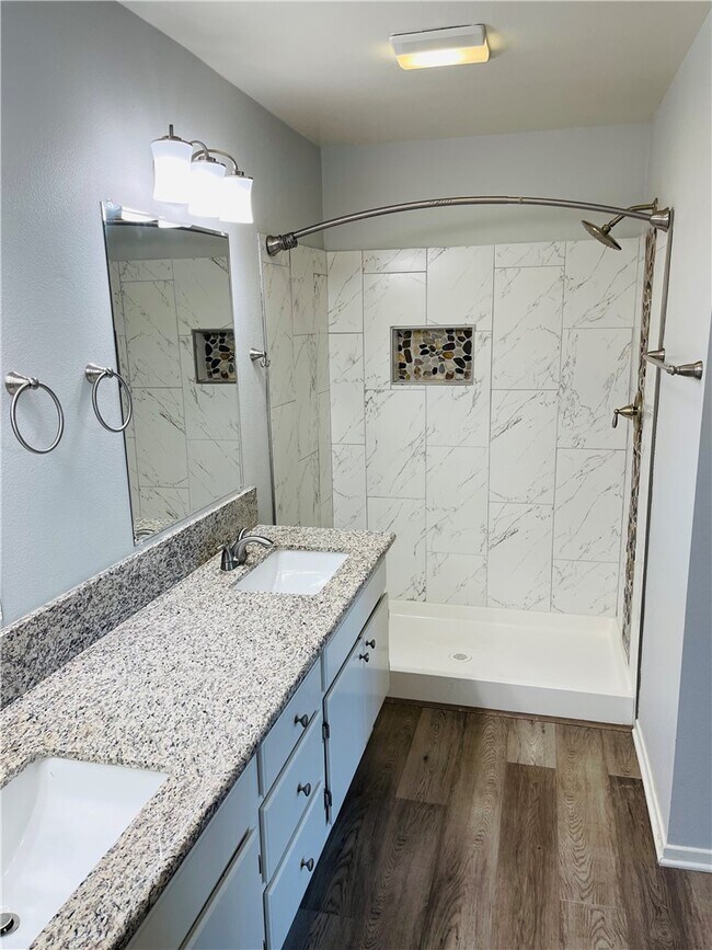 Building Photo - 5040 Codorniz Way