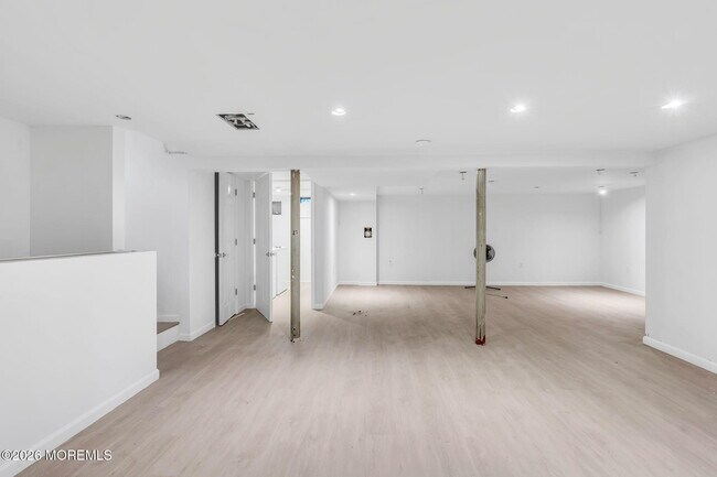Building Photo - 67 Shady Nook Dr