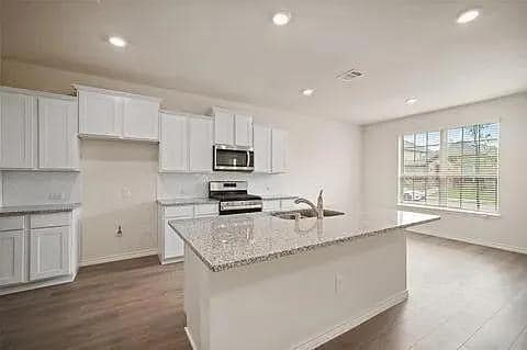 Building Photo - 1532 Bennington Ln