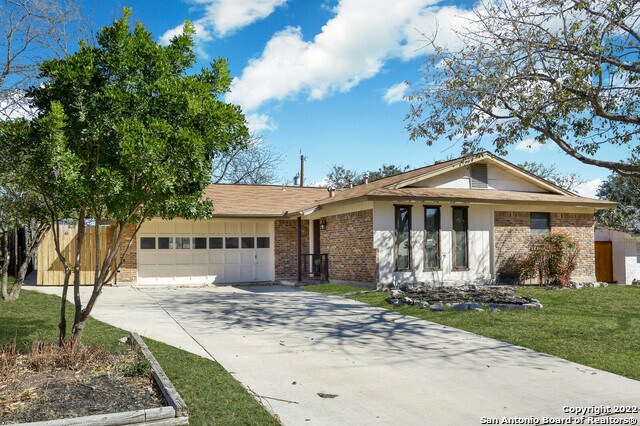 Building Photo - 1015 Cerro Alto Dr
