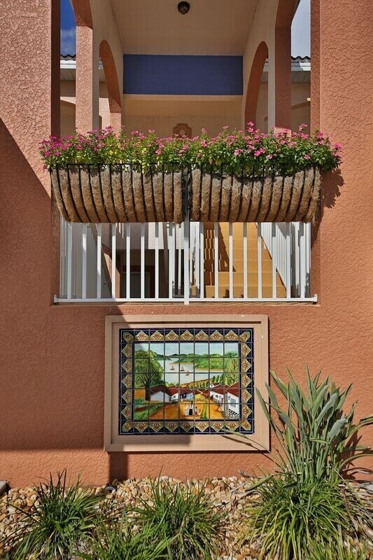 Building Photo - Santa Barbara Villas - Move in Special