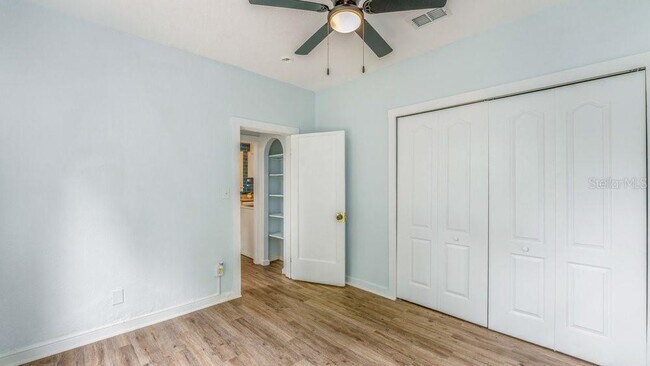 Building Photo - 912 E Carolina Ave