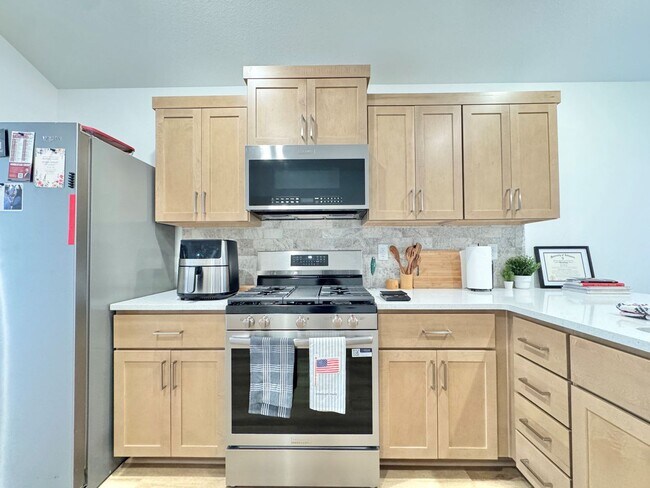 Building Photo - BRAND NEW 4 bedroom 2 bath home in Prairie Grove
