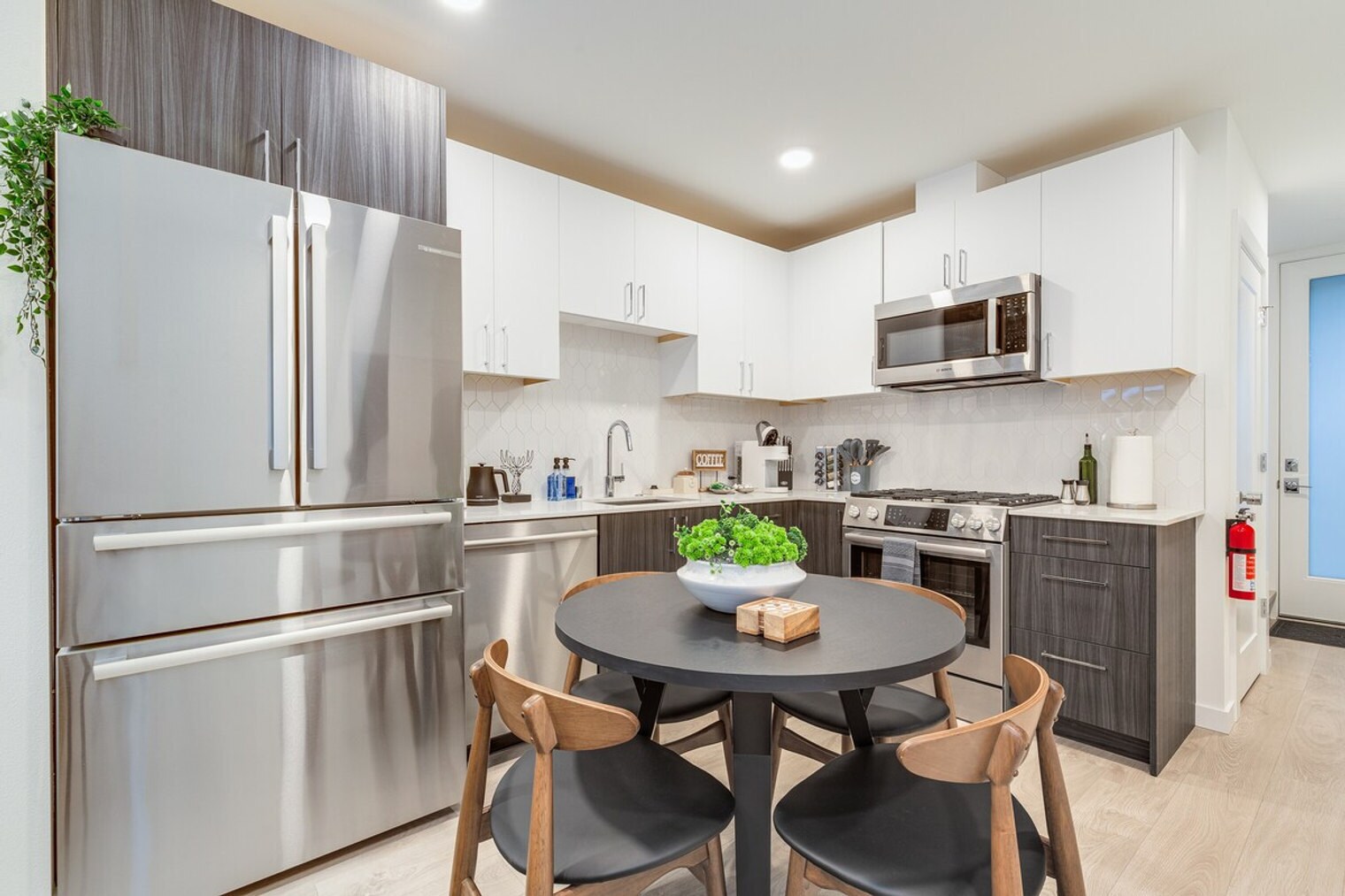 Building Photo - 1433 E Howell St