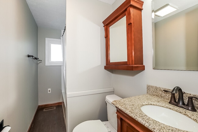 Building Photo - 8975 Cambridge Dr