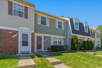 Building Photo - Comfortable Single-Family Home with Functional Layout and Outdoor Space