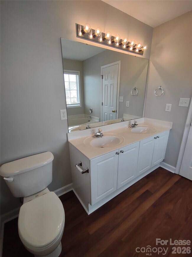 Building Photo - 2004 Magna Ln