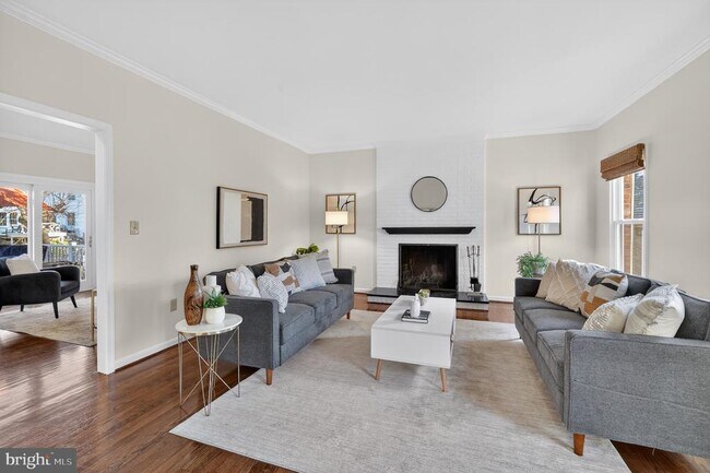 Building Photo - 1905 47th St NW