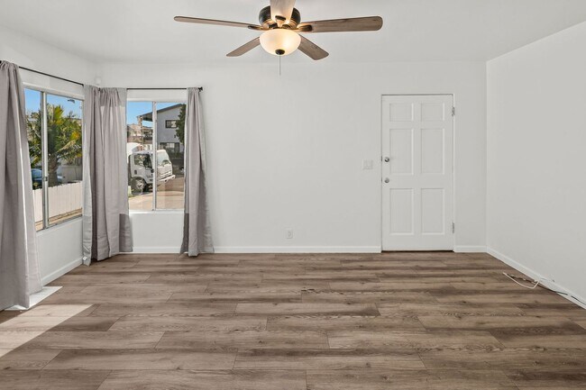 Building Photo - Emerson St