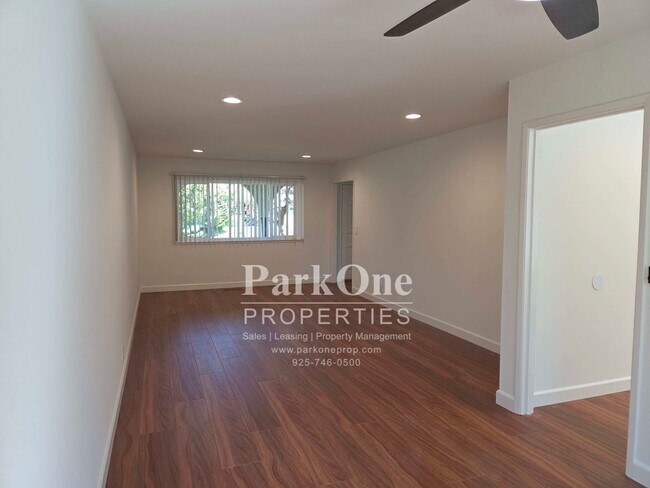 Building Photo - 1501 Fieldcrest Dr