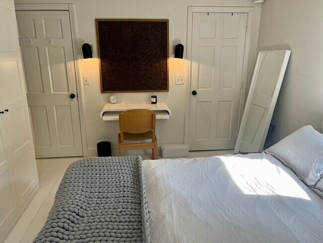 Building Photo - 5 High St Ct