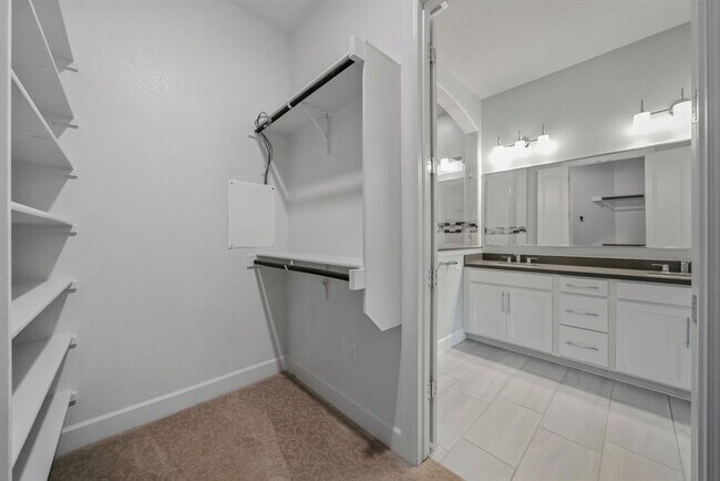 Building Photo - 5820 Harper Park Dr