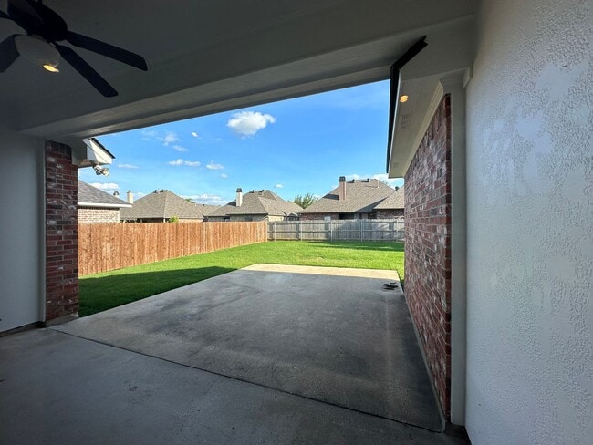 Building Photo - Gorgeous 3 Bedroom Home in North Bossier