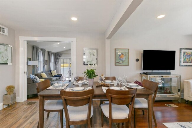 Building Photo - 17 Cedar Terrace