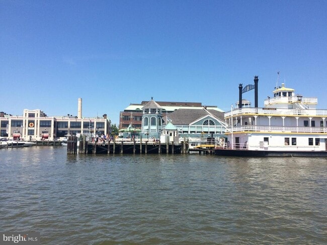 Building Photo - 700 Kahn Pl