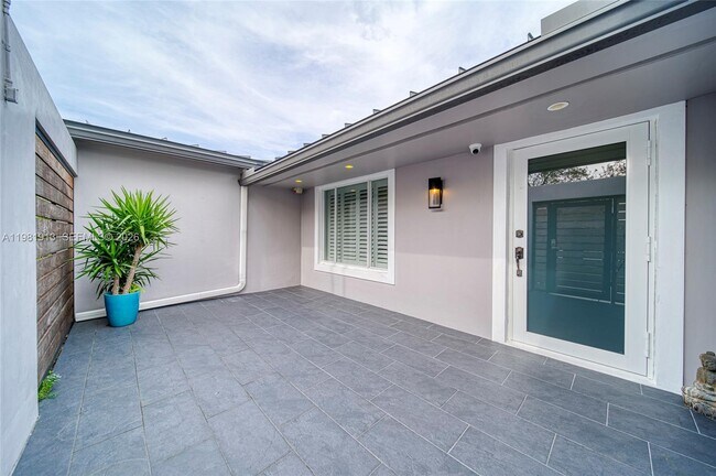 Building Photo - 10131 SW 108th St