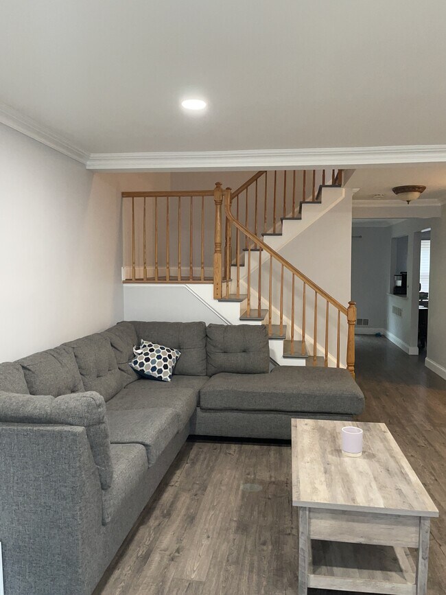 Building Photo - 59 Carriage Ln