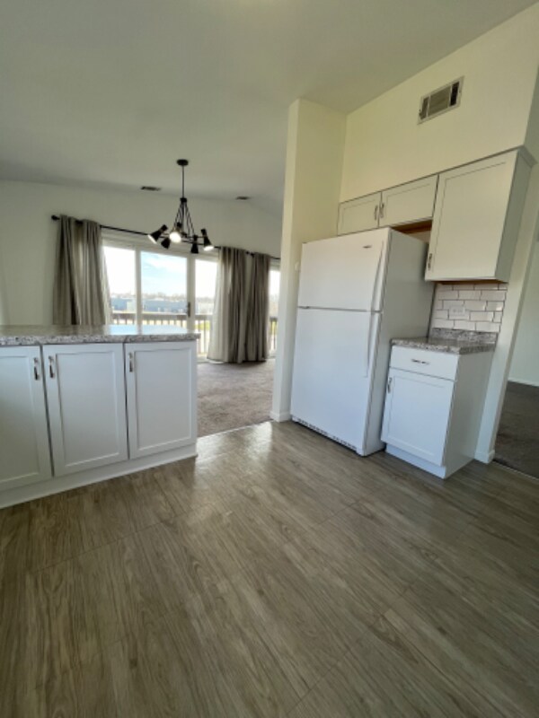 Building Photo - 5820 Wilshire Ct