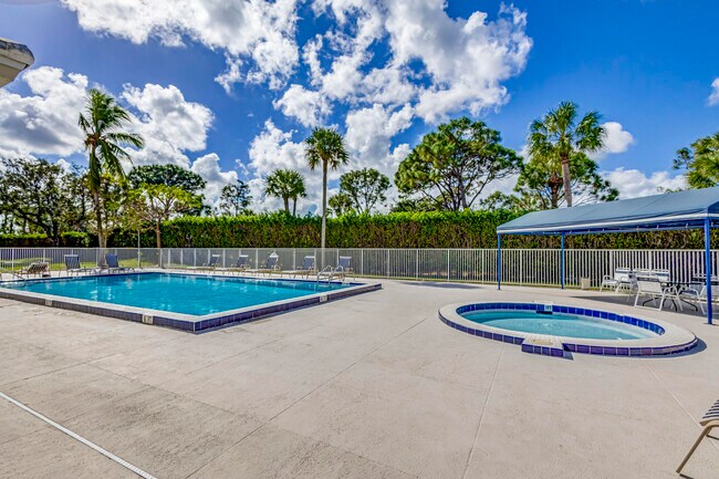 Building Photo - 6025 Balboa Cir
