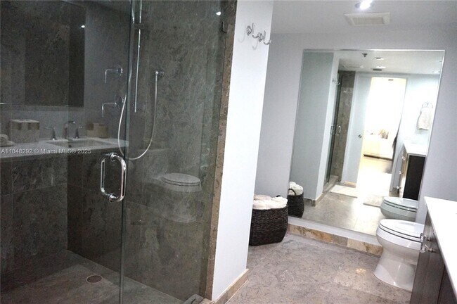 Building Photo - 251 Crandon Blvd