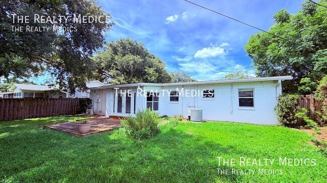 Building Photo - 942 Sherrington Rd