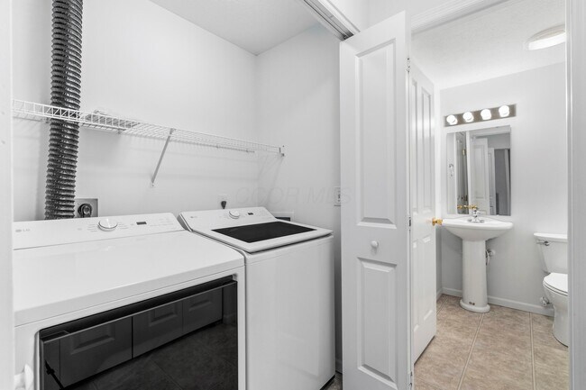 Building Photo - 1113 Green Knoll Dr