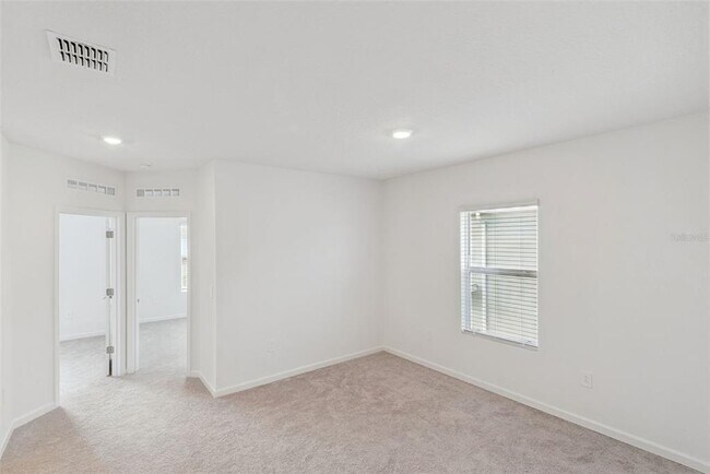 Building Photo - 2653 Skyline Lp