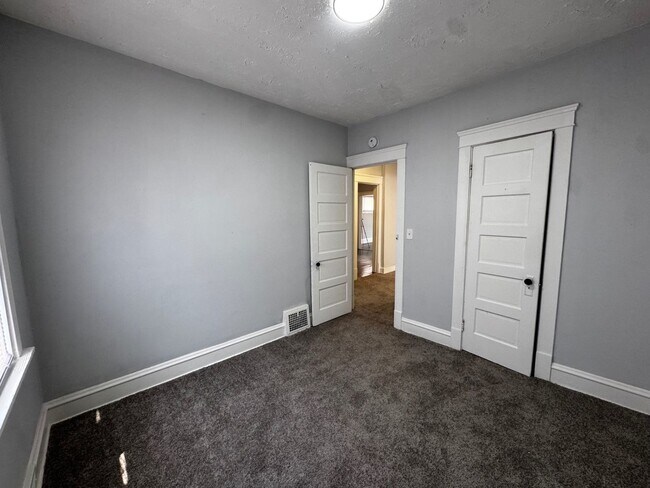 Building Photo - 386 E 152nd St