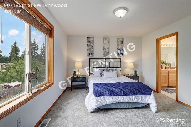 Building Photo - 907 180th St SW