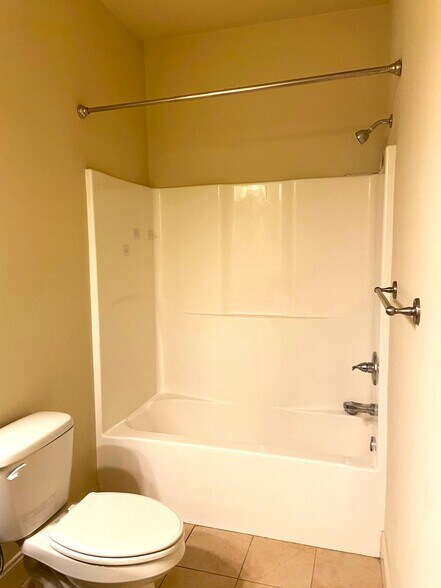 Building Photo - 4106 Eagle Ridge Ct