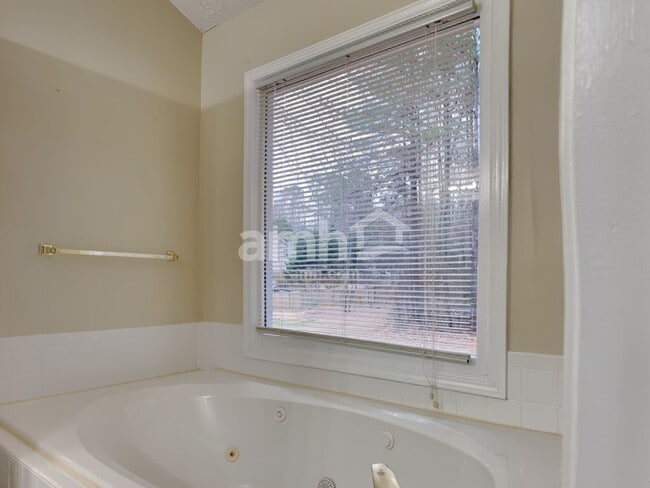 Building Photo - 7474 Clipper Cove