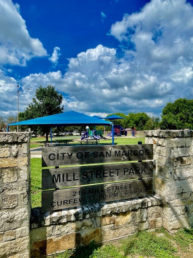 Building Photo - 101-103 Lockhart St
