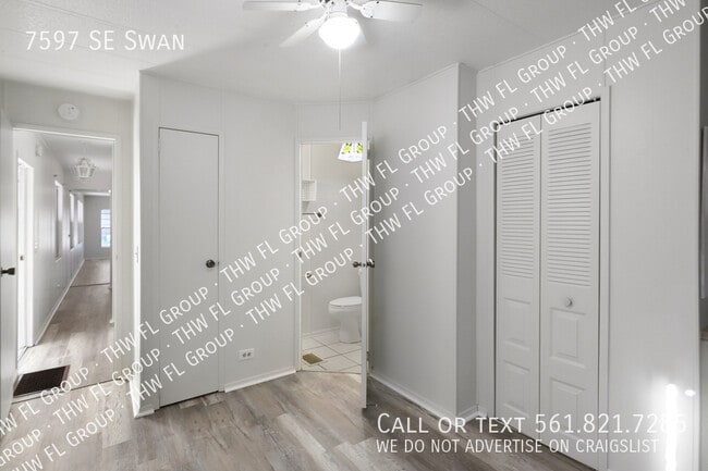 Building Photo - 7597 SE Swan-