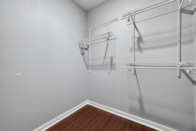 Building Photo - 146 Disney St