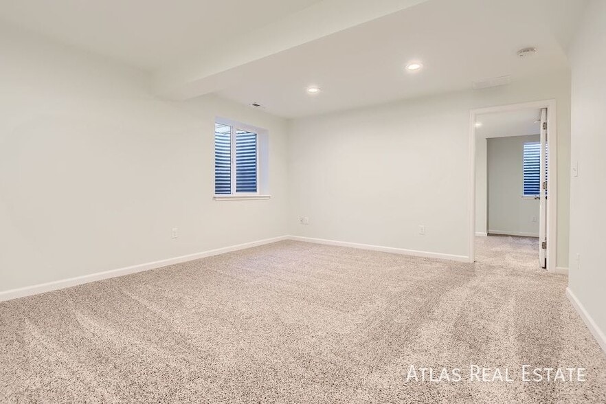 Building Photo - 8520 Salsifa Terrace