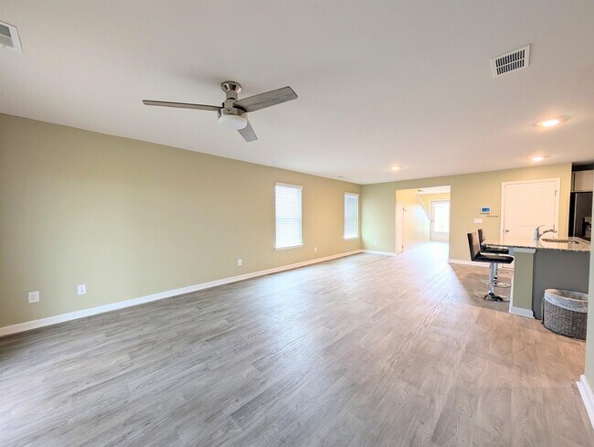 Building Photo - 851 Woodland Farms Cir